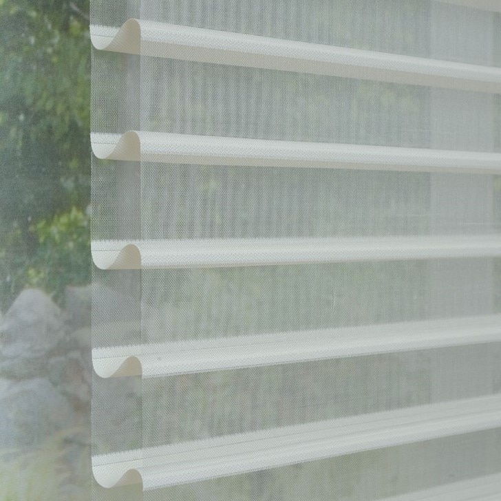 Shown in color Maldives White